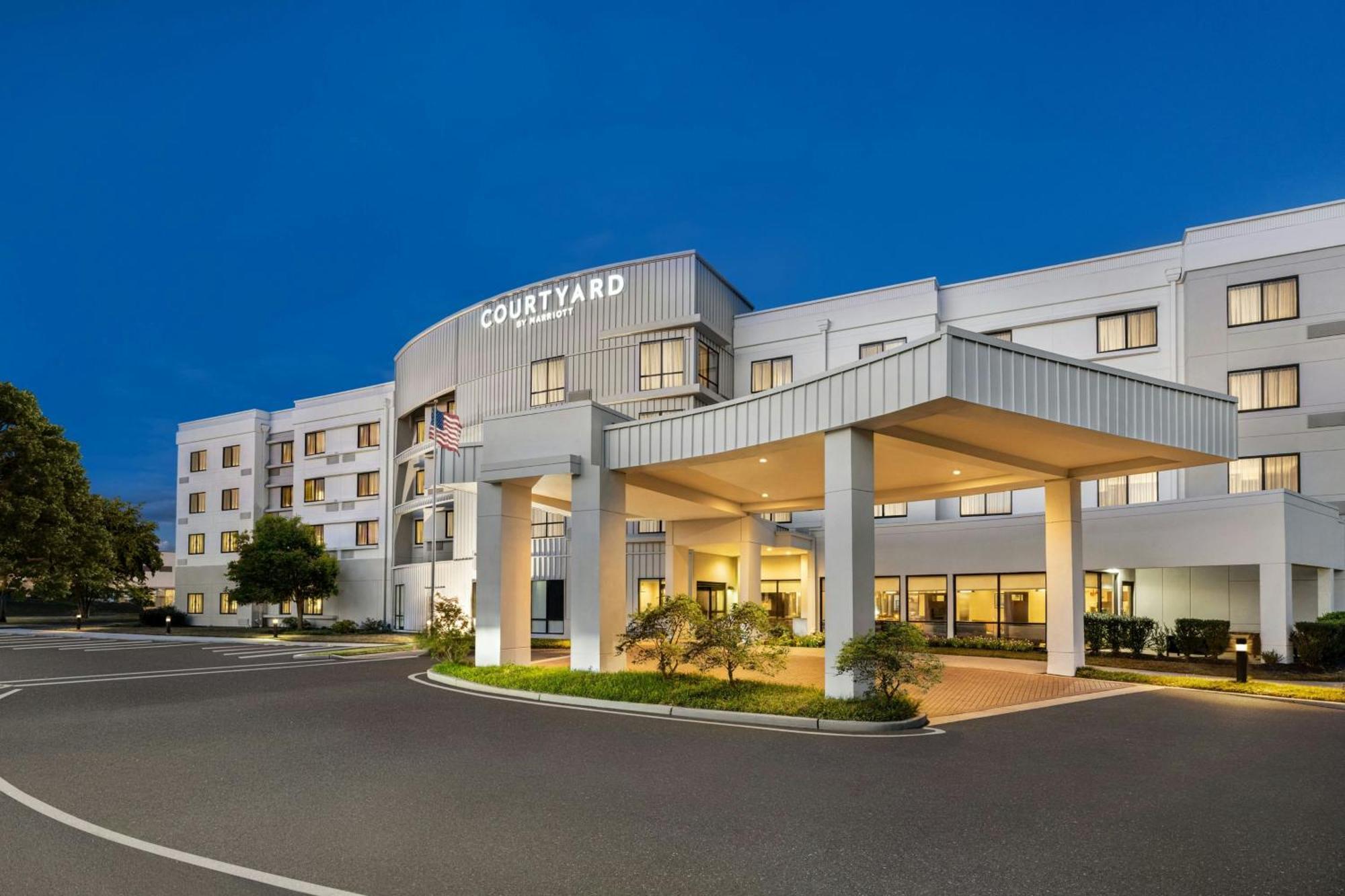 מלון Courtyard Mt. Holly Westampton מראה חיצוני תמונה